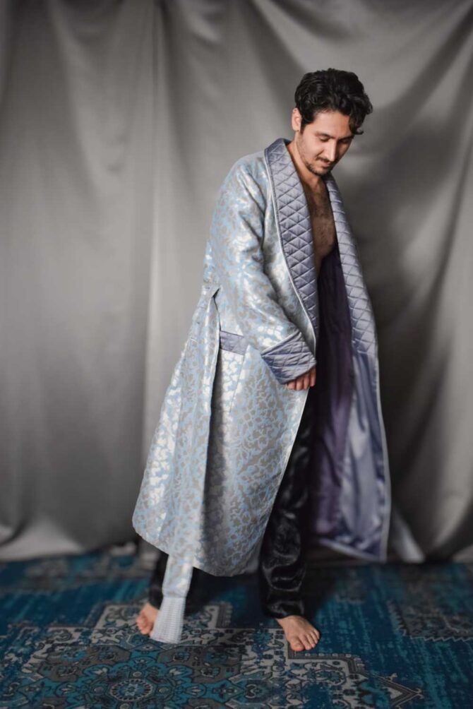 Men's Dressing Gown Silver Blue Jacquard Quilted - Image 4