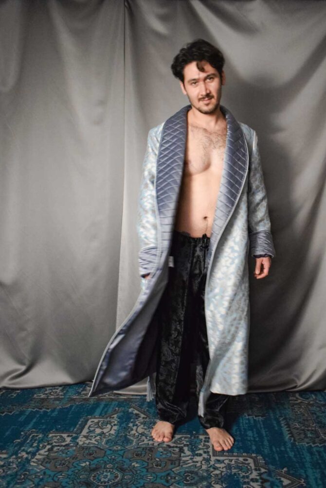 Men's Dressing Gown Silver Blue Jacquard Quilted - Image 3