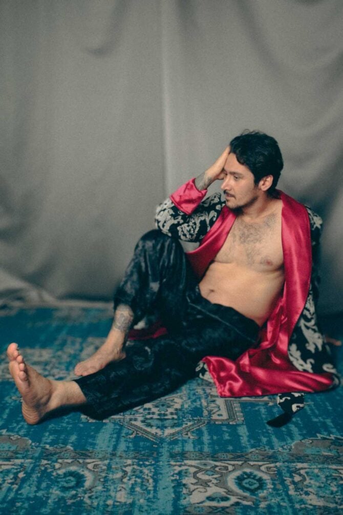 Men's Dressing Gown Black and White Baroque Fuchsia Pink - Image 2