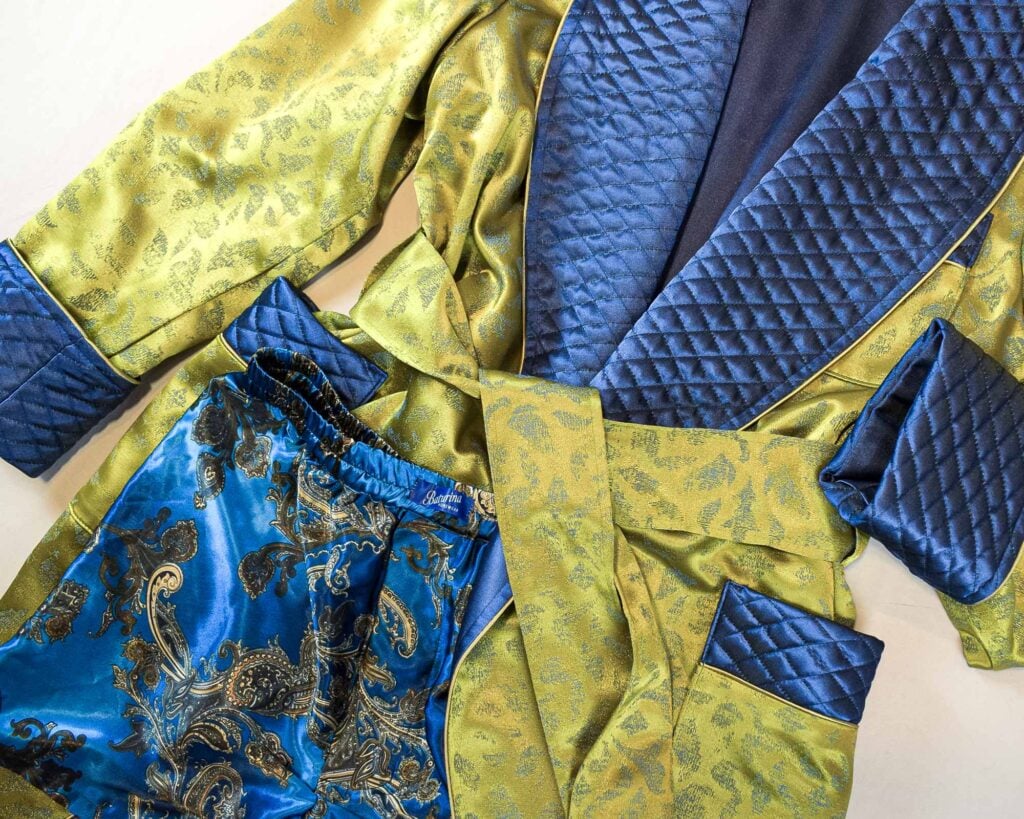 Eleganz in Chartreuse Grün 3photoshoot robes, Dressing Gowns and Pajamas by Baturina Homewear