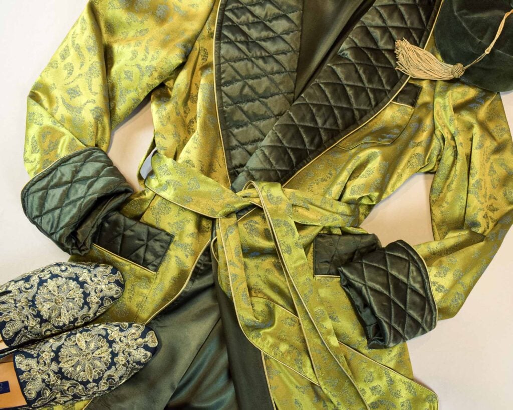 Eleganz in Chartreuse Grün 7photoshoot robes, Dressing Gowns and Pajamas by Baturina Homewear