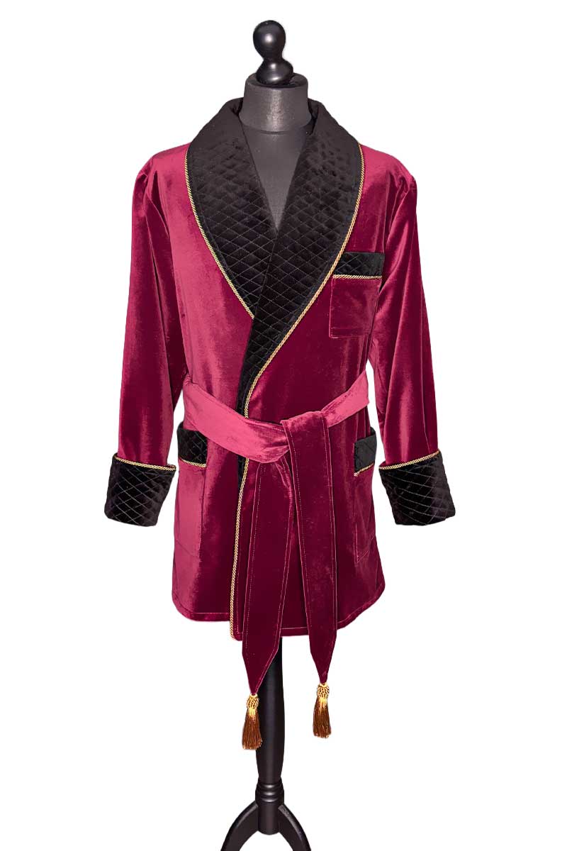 1 burgunderrote Hausjacke aus Samt als Morgenmantel Herren Hausjacke Weinrot Schwarz Gold Samt – Bild 1